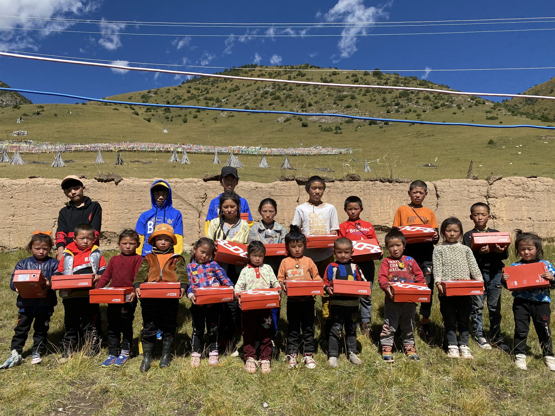 长春黎宇机电产品销售有限公司公益回顾丨家国同欢月同圆 温暖满载甘孜州(图13) 长春黎宇机电产品销售有限公司公益回顾丨家国同欢月同圆 温暖满载甘孜州(图13)